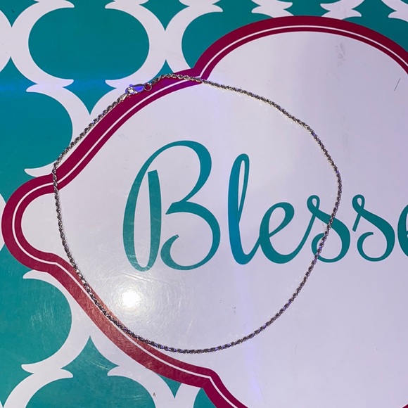 thin silver chain necklace EUC - Picture 1 of 2